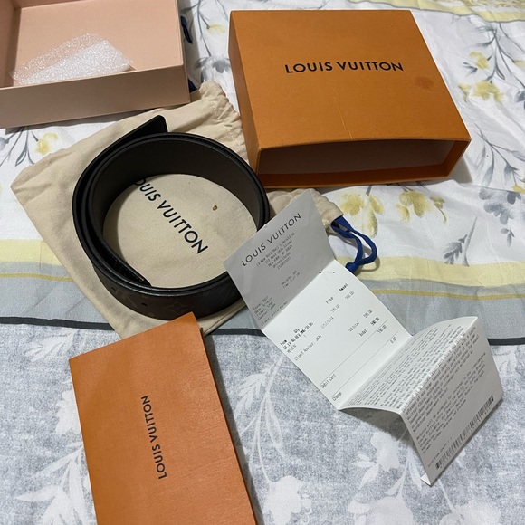 No Buckle Louis Vuitton belt - Picture 3 of 6